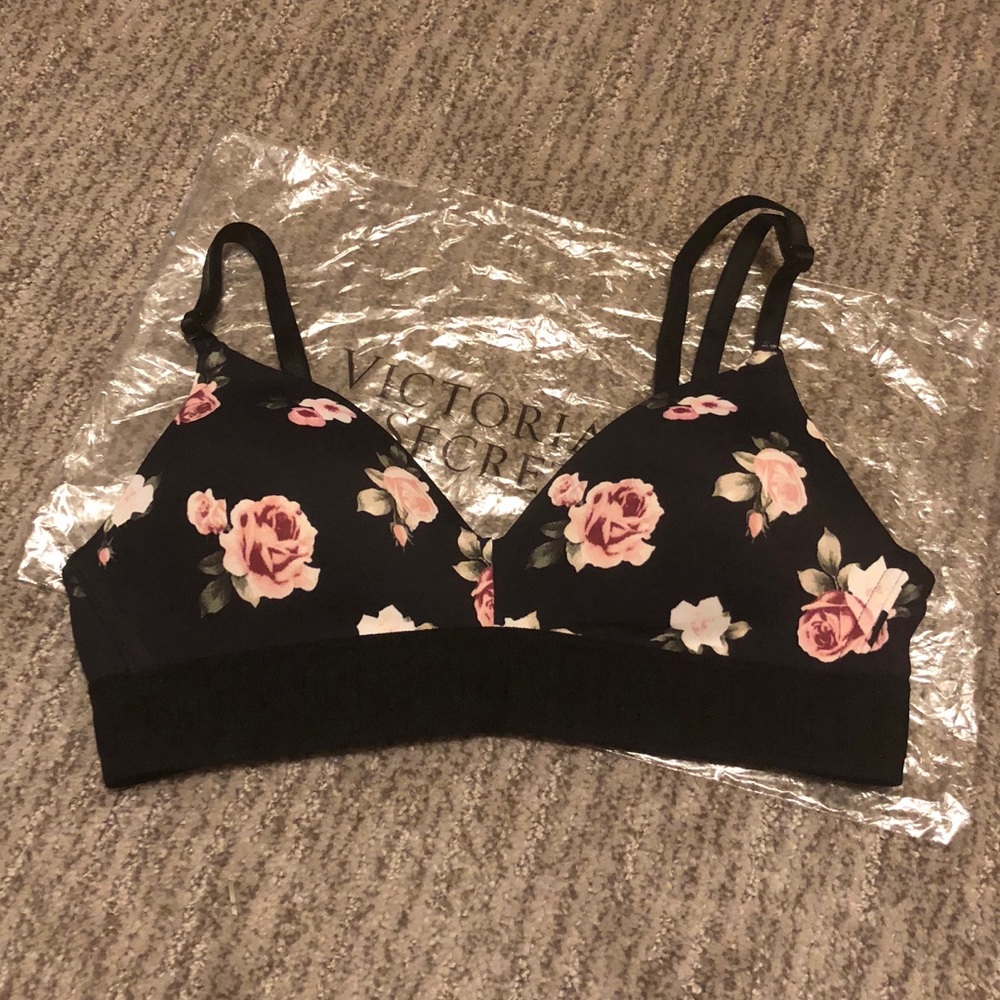 Victoria’s Secret WEAR EVERYWHERE Wireless Bra 32A
